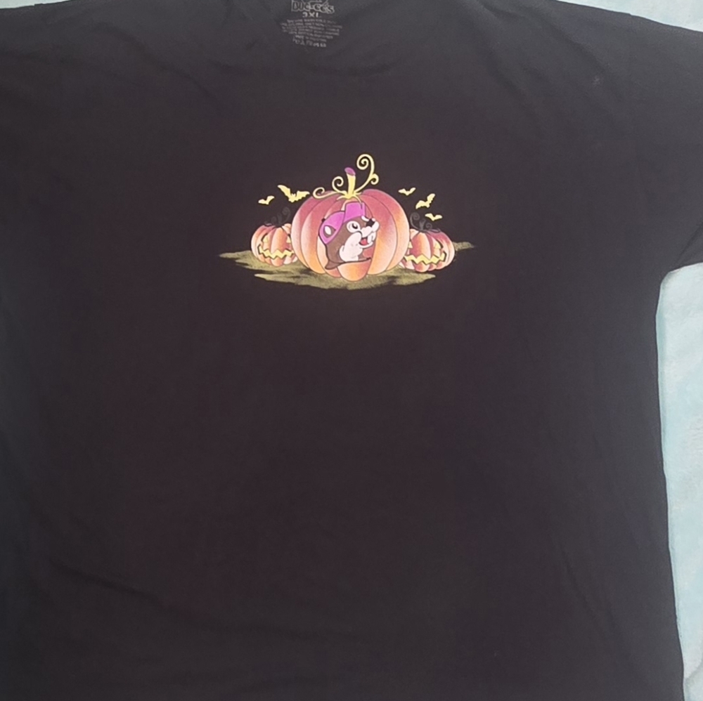 Buc-ees 2024 Halloween shirt Glow in the dark